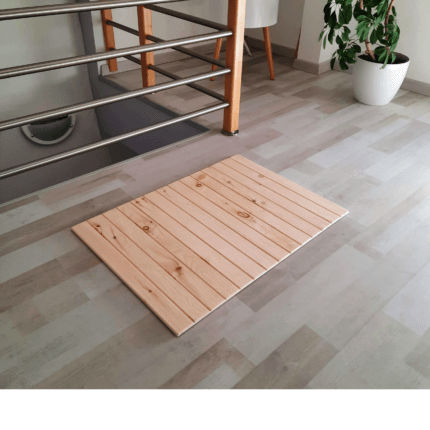Teppich aus heimischem Zirbenholz. Format: B/L 50*70cm Lamellen durchgehend.